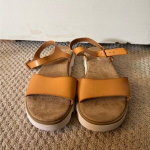 Cat & Jack Tan Sandals with Ankle Strap and Platform Sole
